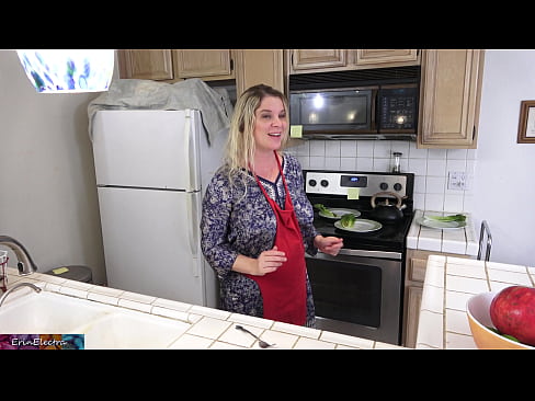 ❤️ Ibu tiri memerah susu dia di dapur sebelum kencannya ❤ Porn keras di porno id.special-grasser.ru ️