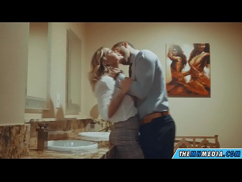 ❤️ Ketika seorang pirang berdada menggoda Anda di toilet umum ❤ Porn keras di porno id.special-grasser.ru ️